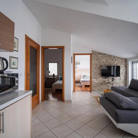 Apartments Valbruna 罗维尼 外观 照片