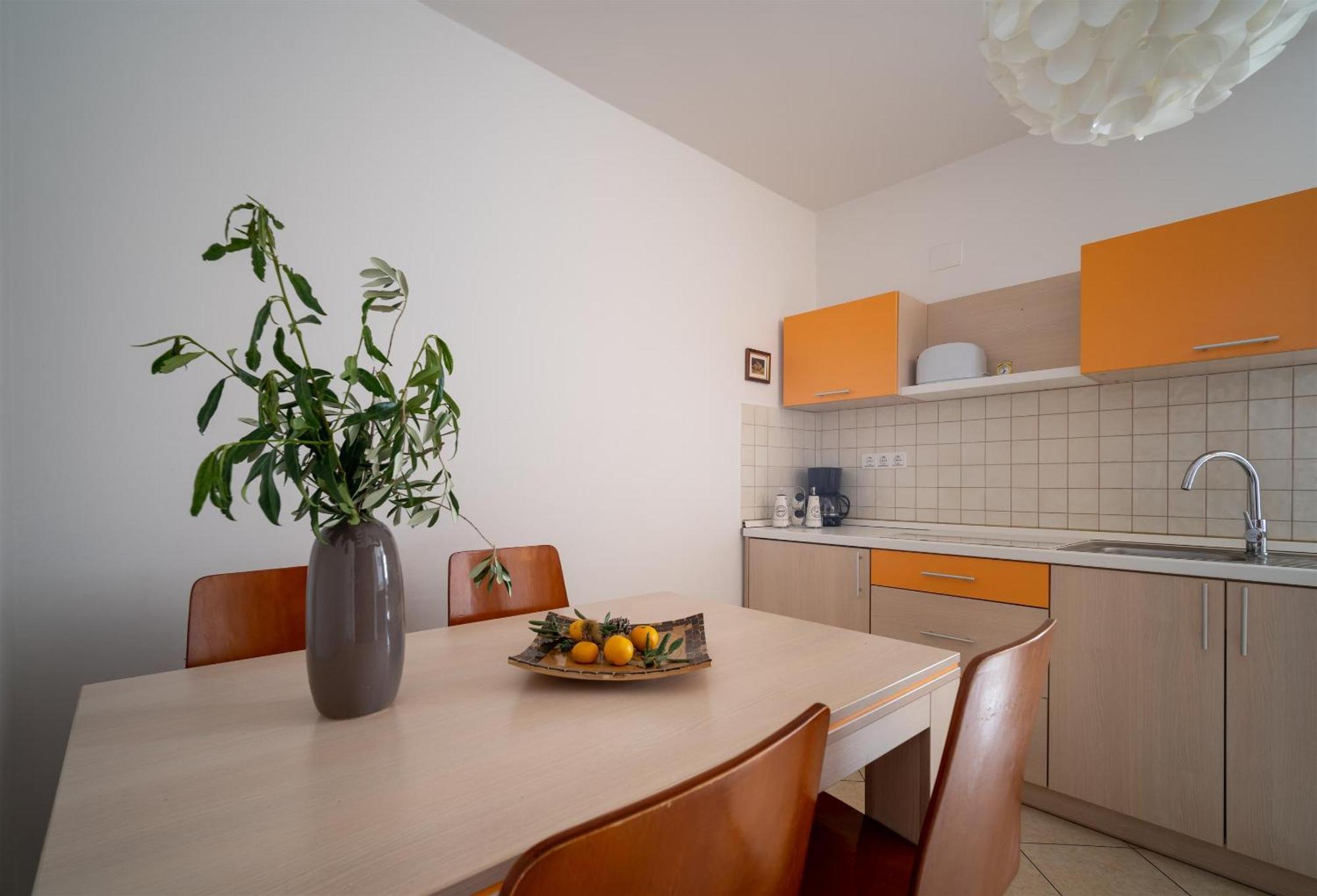 Apartments Valbruna 罗维尼 外观 照片