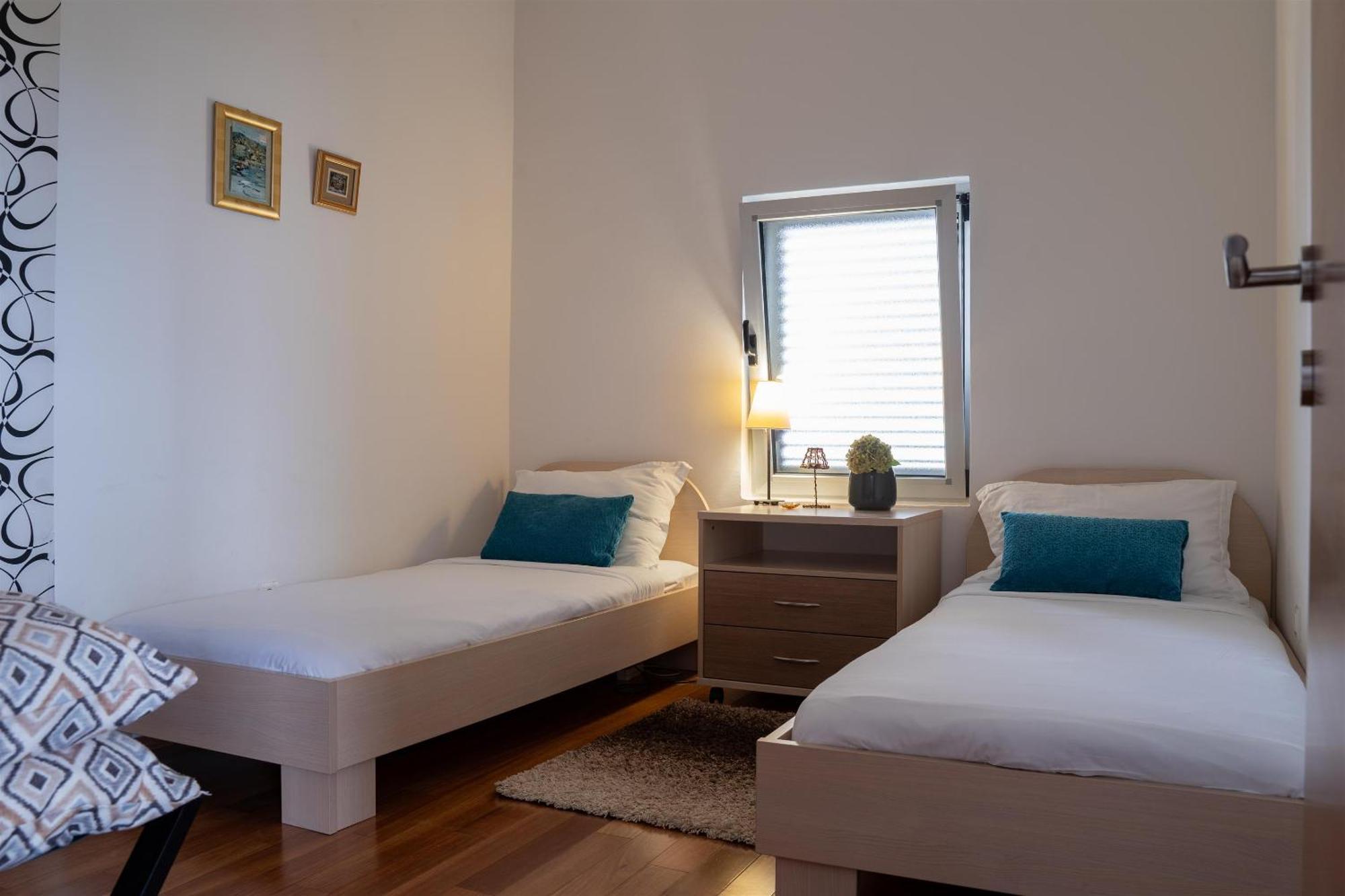 Apartments Valbruna 罗维尼 外观 照片