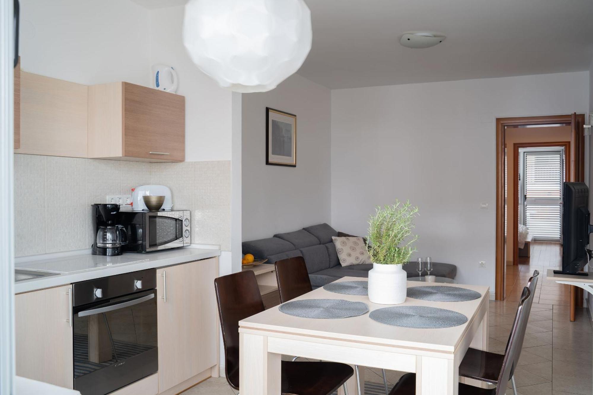 Apartments Valbruna 罗维尼 外观 照片