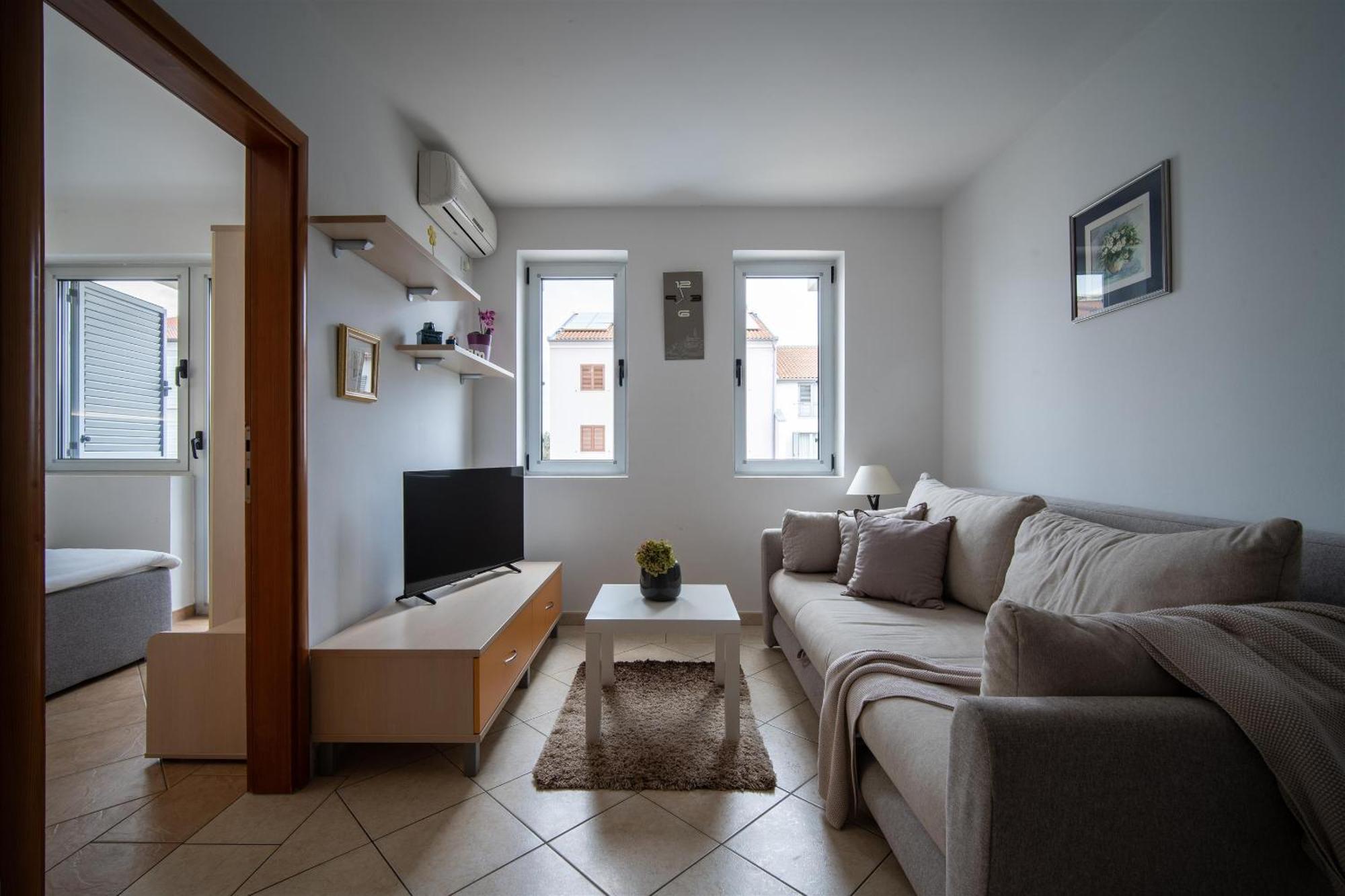 Apartments Valbruna 罗维尼 外观 照片