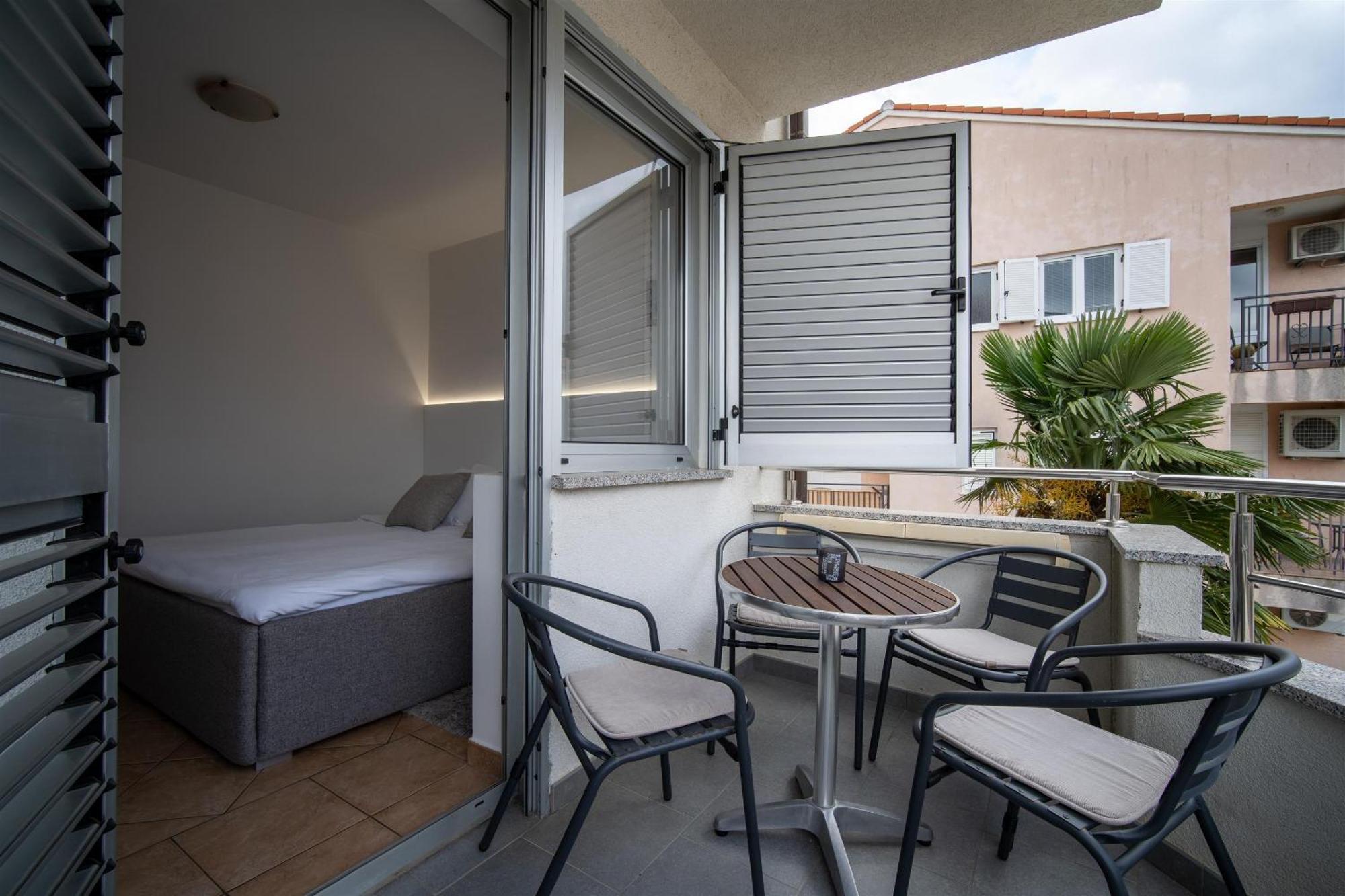 Apartments Valbruna 罗维尼 外观 照片