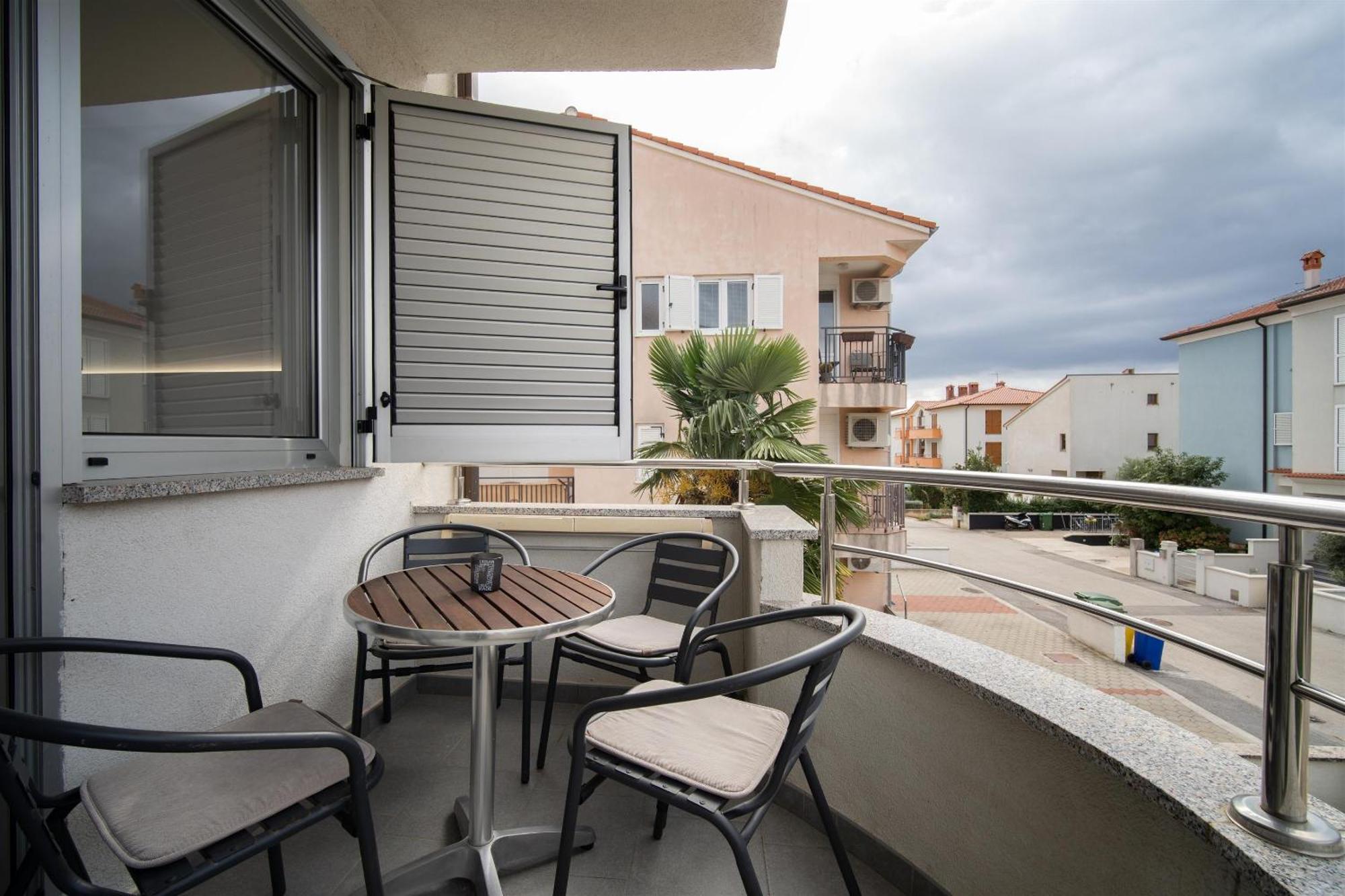 Apartments Valbruna 罗维尼 外观 照片