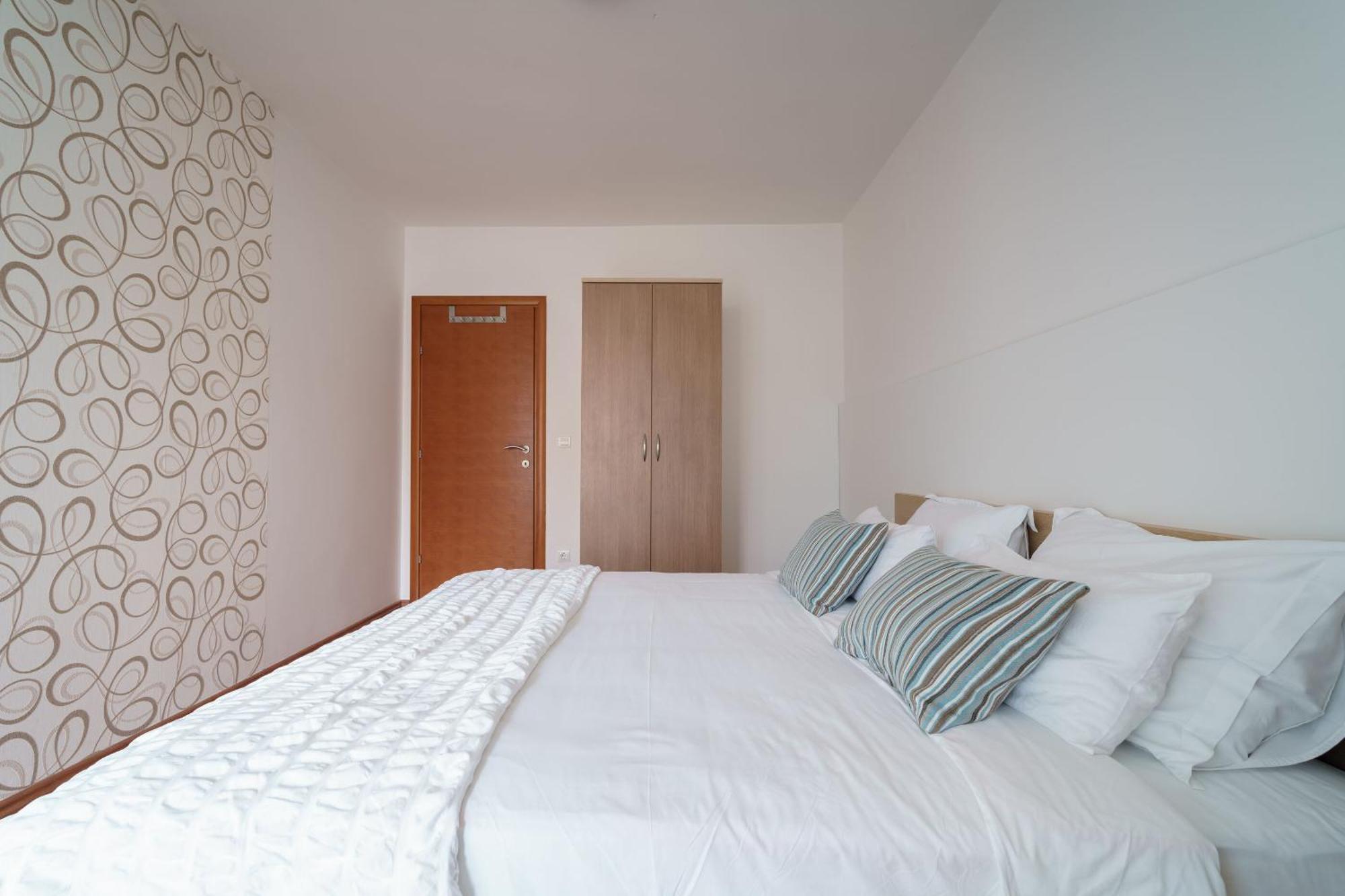 Apartments Valbruna 罗维尼 外观 照片