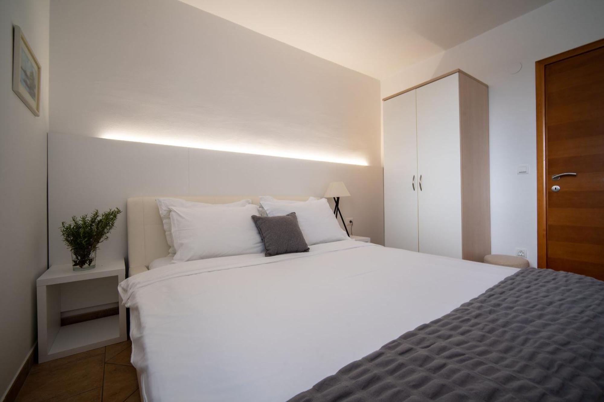 Apartments Valbruna 罗维尼 外观 照片