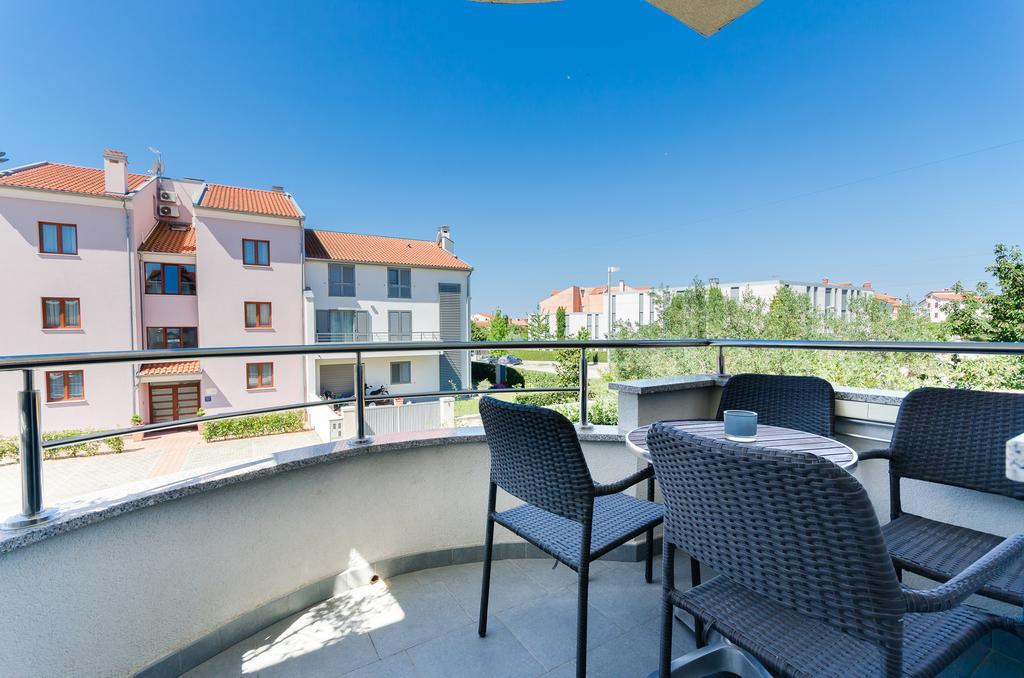 Apartments Valbruna 罗维尼 外观 照片