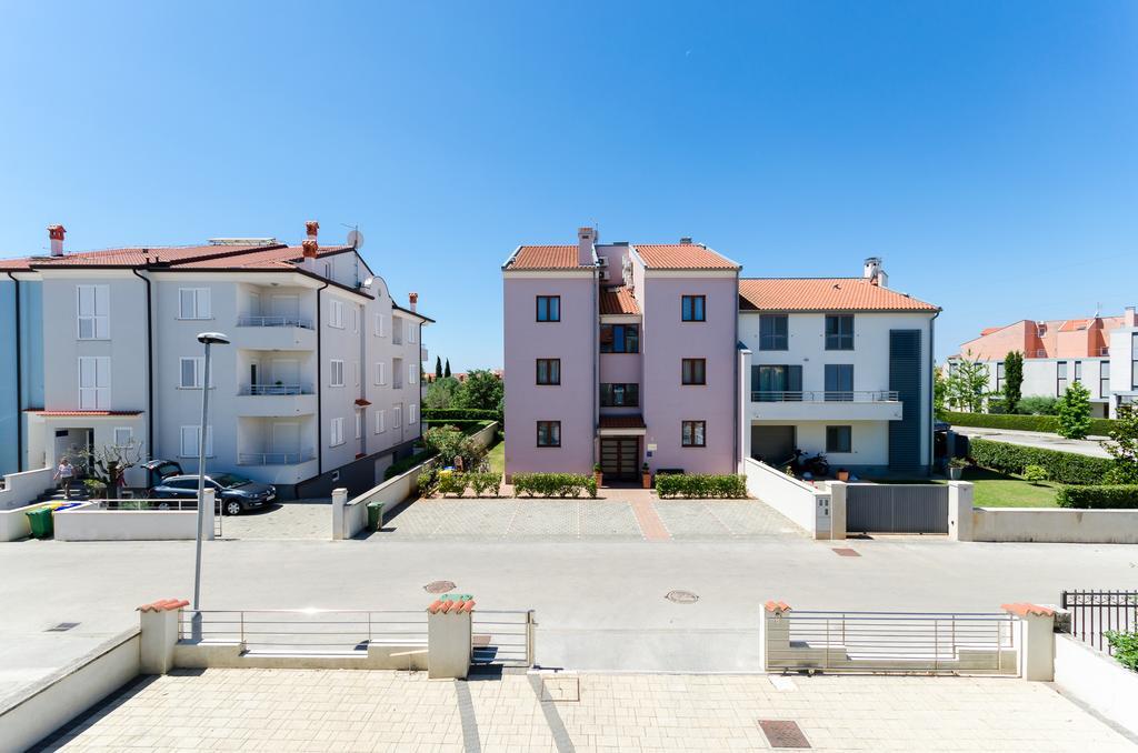 Apartments Valbruna 罗维尼 外观 照片