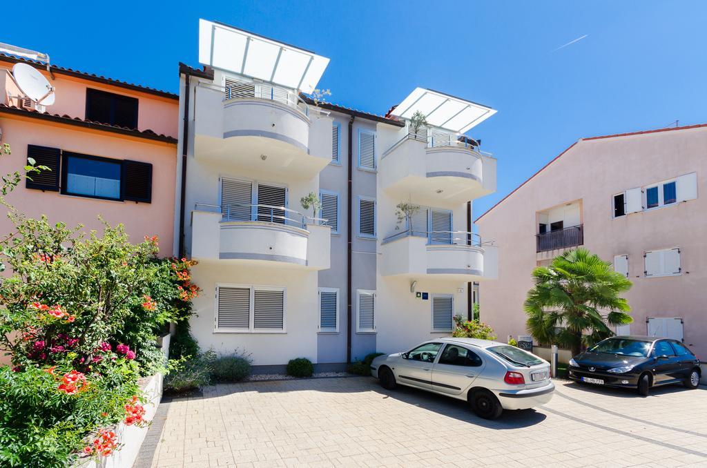 Apartments Valbruna 罗维尼 外观 照片