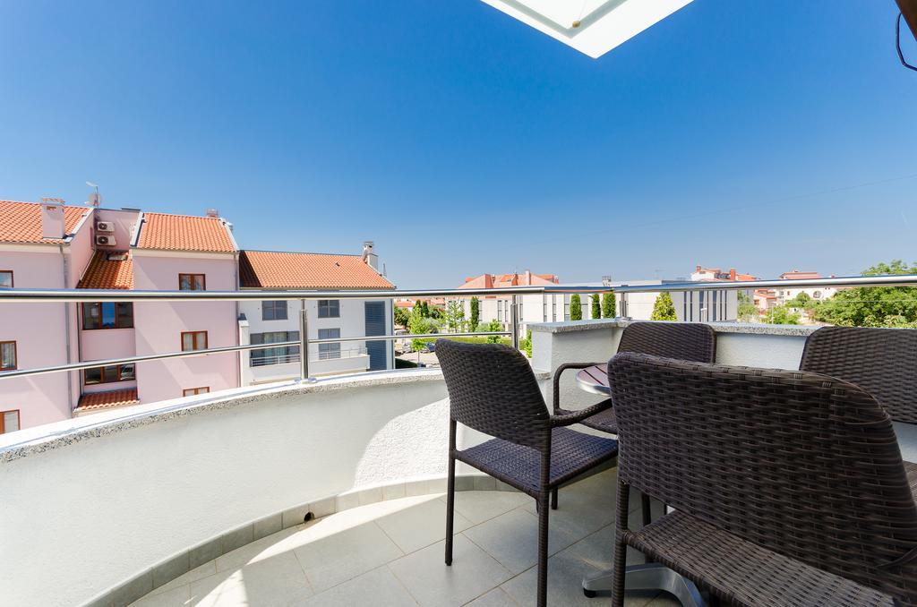 Apartments Valbruna 罗维尼 外观 照片
