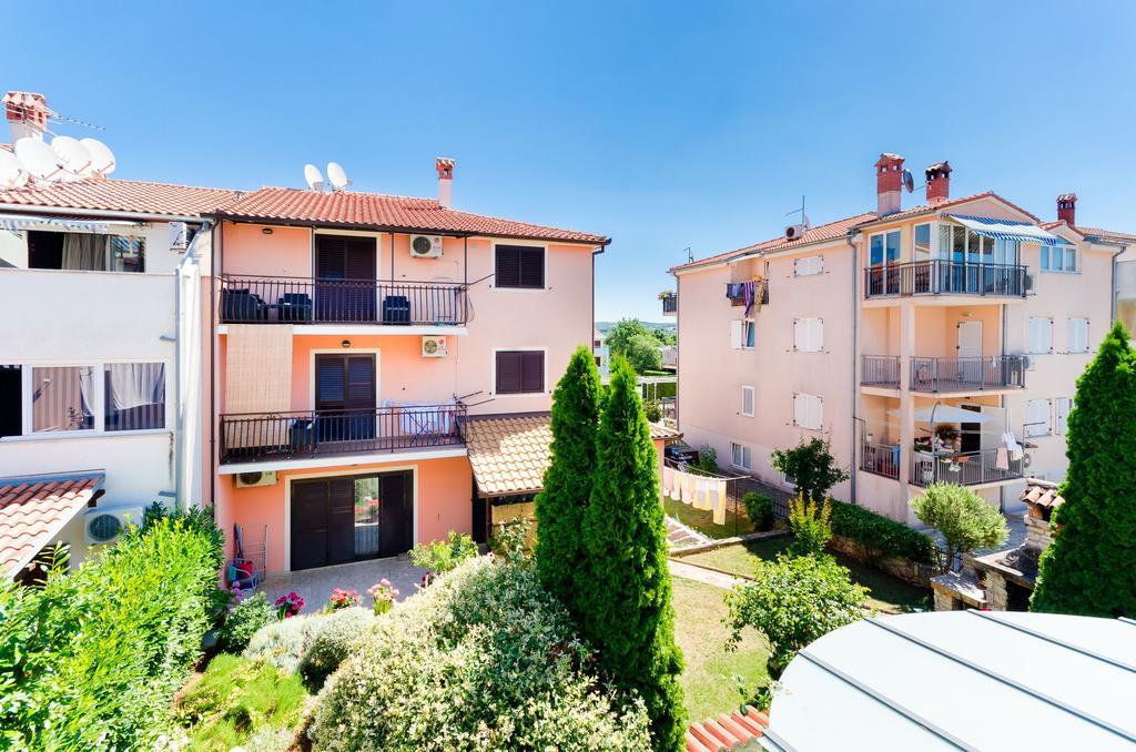 Apartments Valbruna 罗维尼 外观 照片