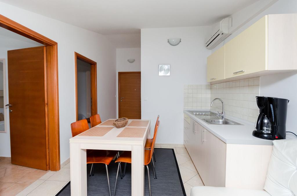 Apartments Valbruna 罗维尼 外观 照片
